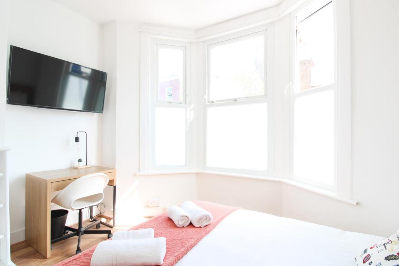 Appartamento Lovely Studio Flats In Hackney Londra Esterno foto