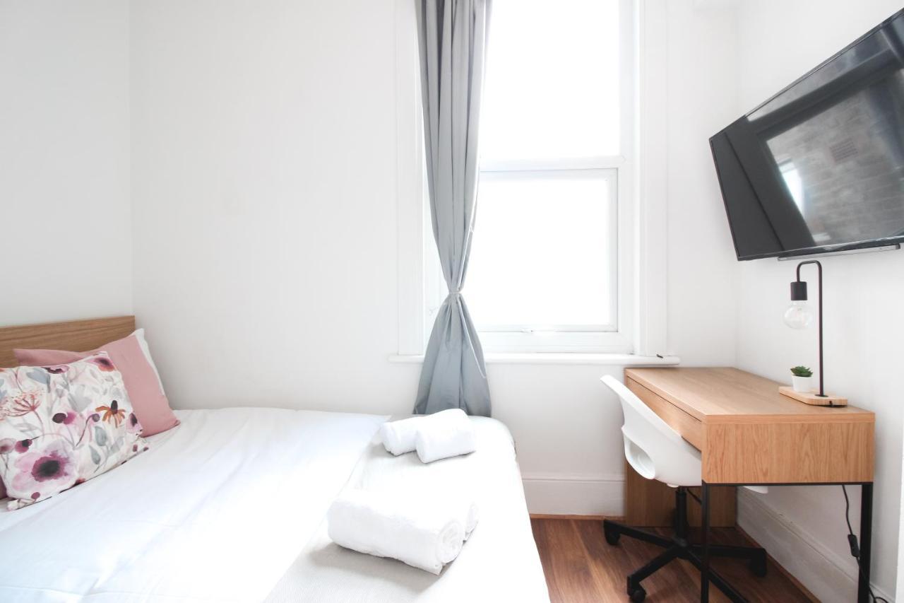 Appartamento Lovely Studio Flats In Hackney Londra Esterno foto